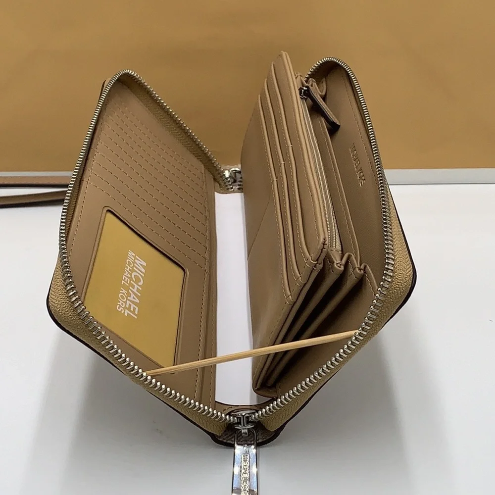 MICHAEL KORS LARGE TRAVEL CONTINENTAL WRISTLET WALLET CAMEL MULTI NWT